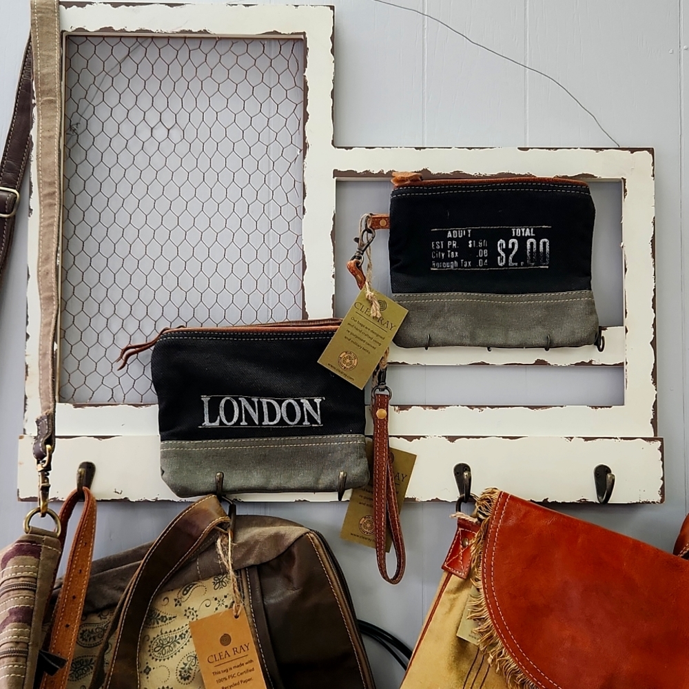 CLEA RAY Postal London Wristlet